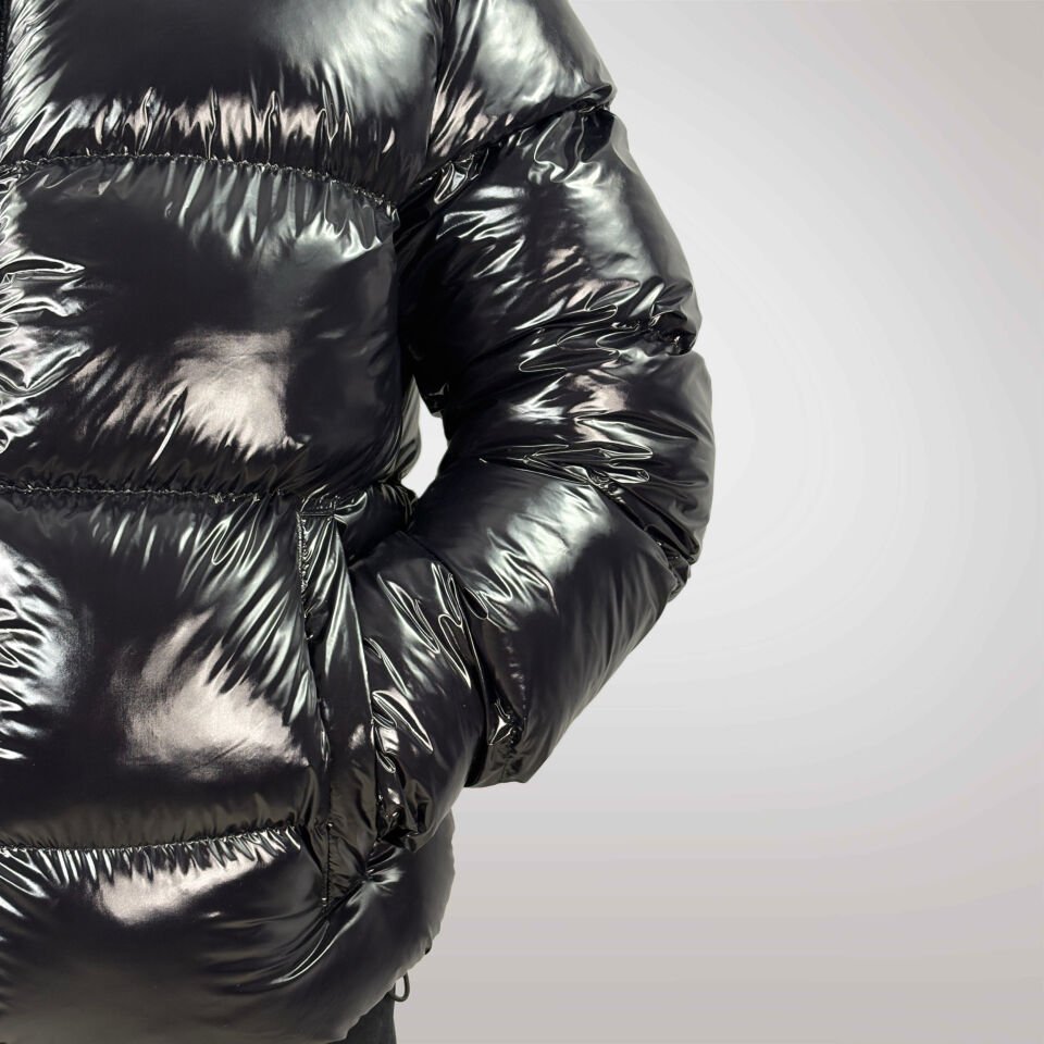 Parlak Siyah Şişme Mont