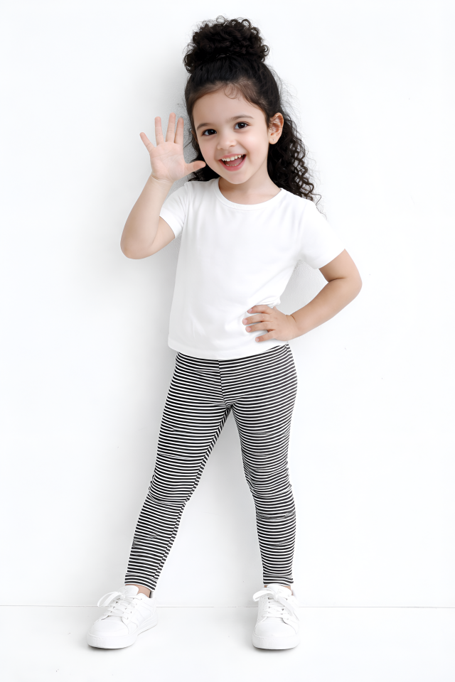 Kız Çocuk Siyah Beyaz Çizgili Tayt